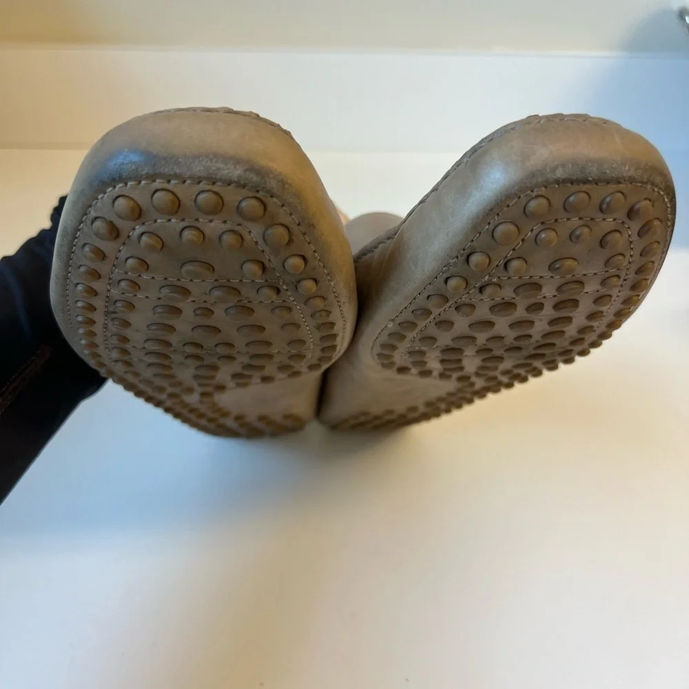 Tod’s Men’s Driving Loafer’s. Excellent Condition. Size 7.5